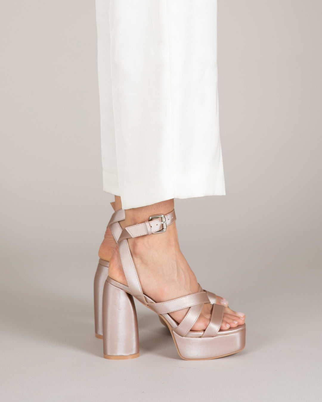 MIM Sandalia de tacón GINA LILA