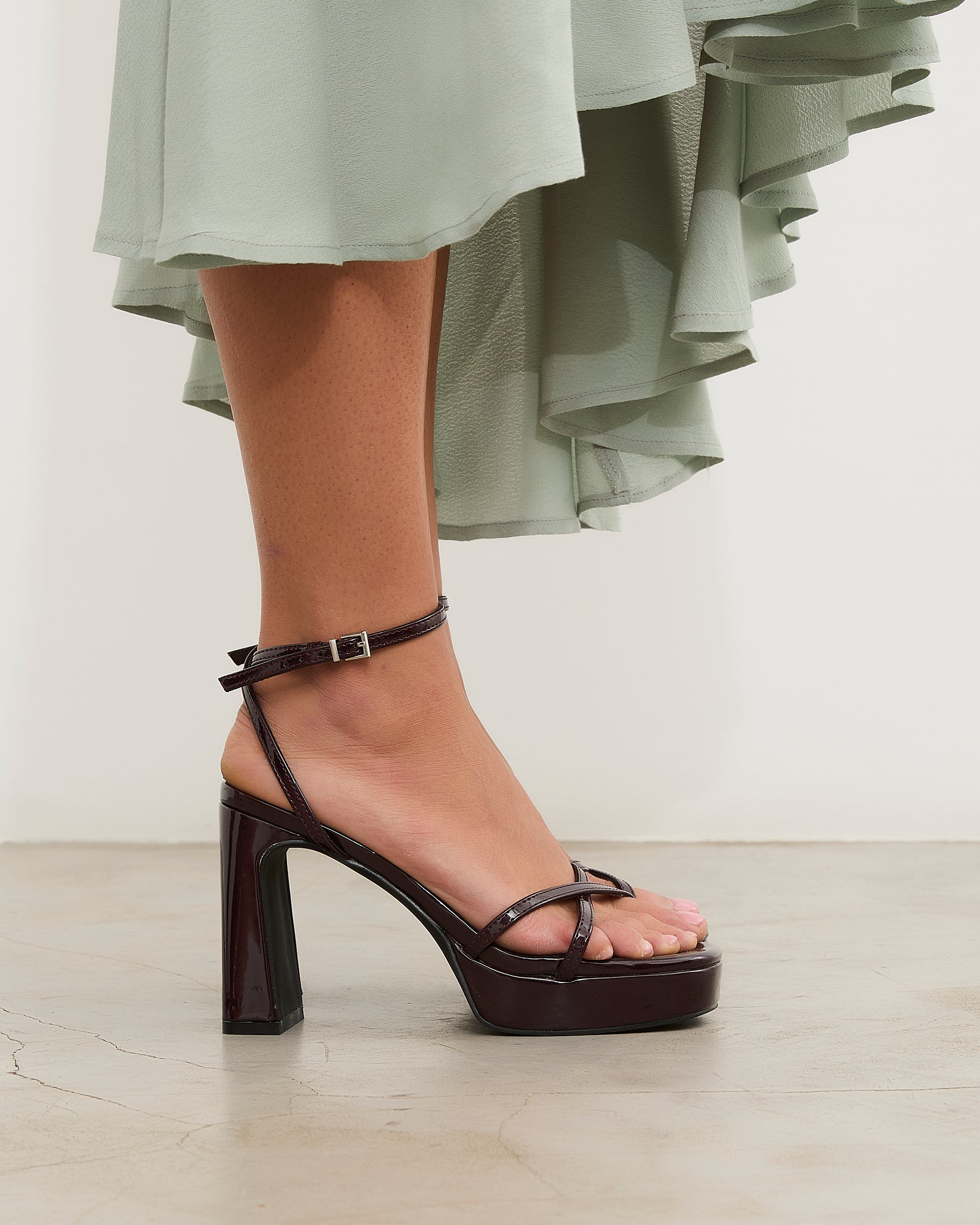 MIM Sandalia de tacón GRETA BURDEOS