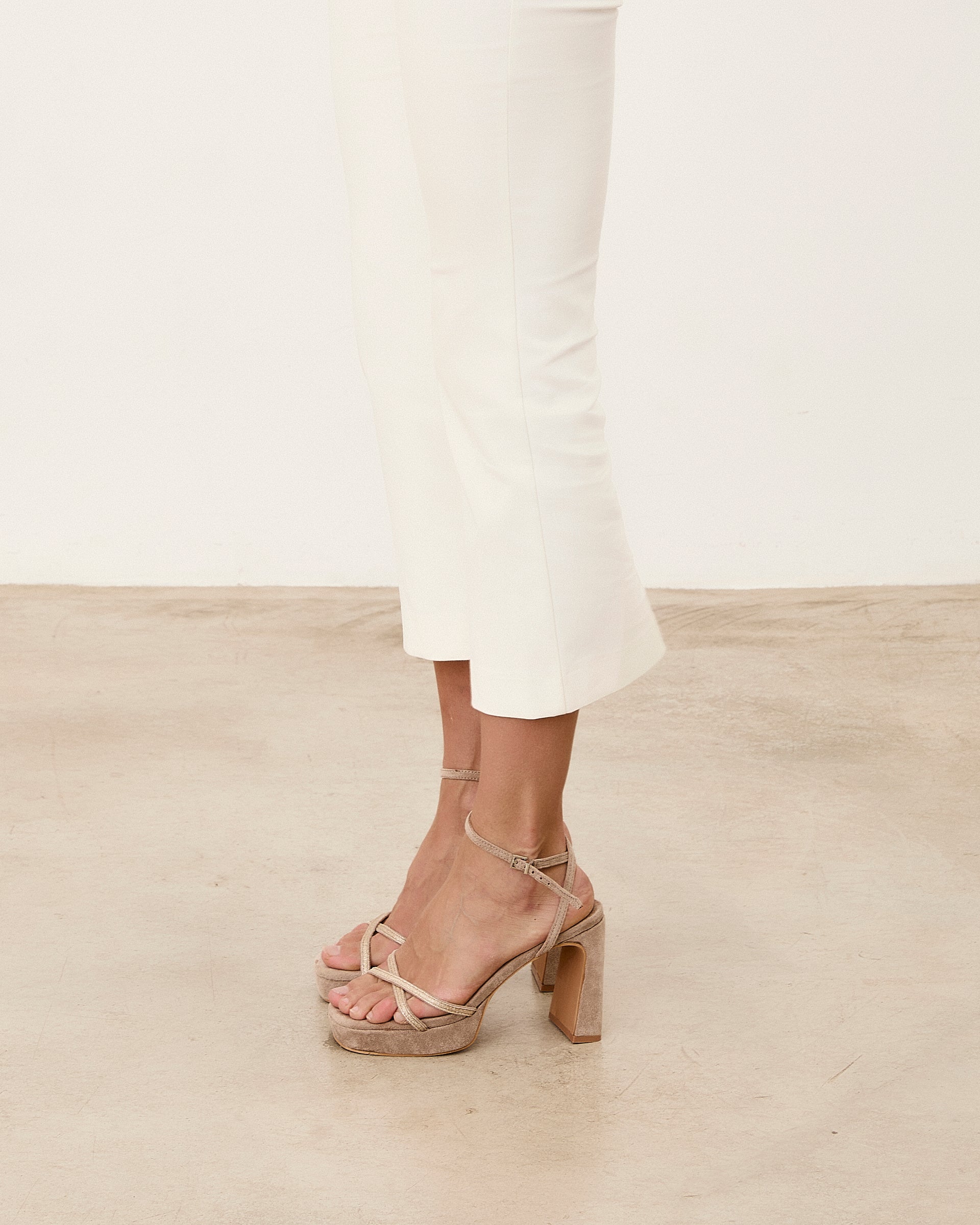 MIM Sandalia de tacón GRETA TOPO