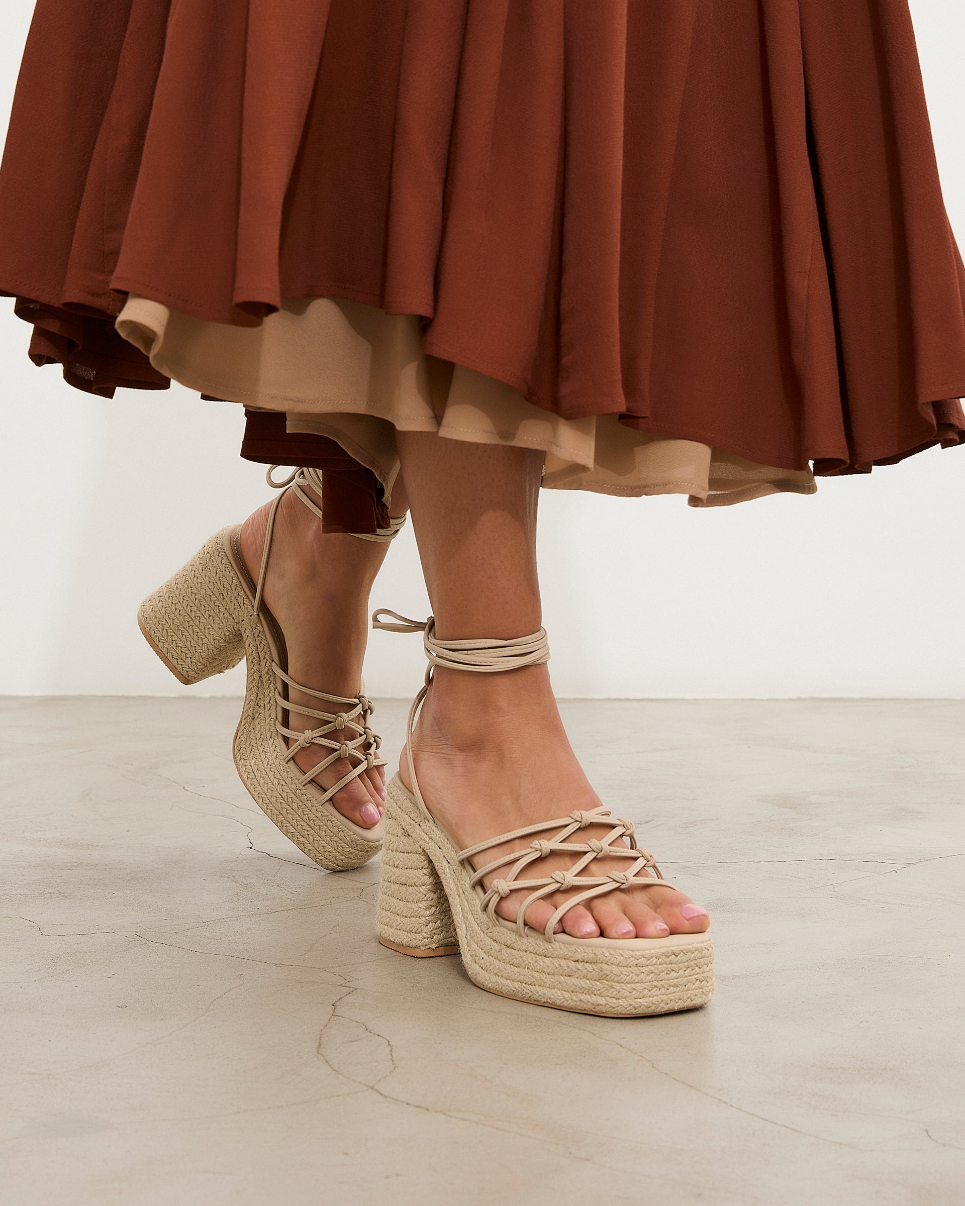 MIM Sandalia de tacón LENA BEIGE