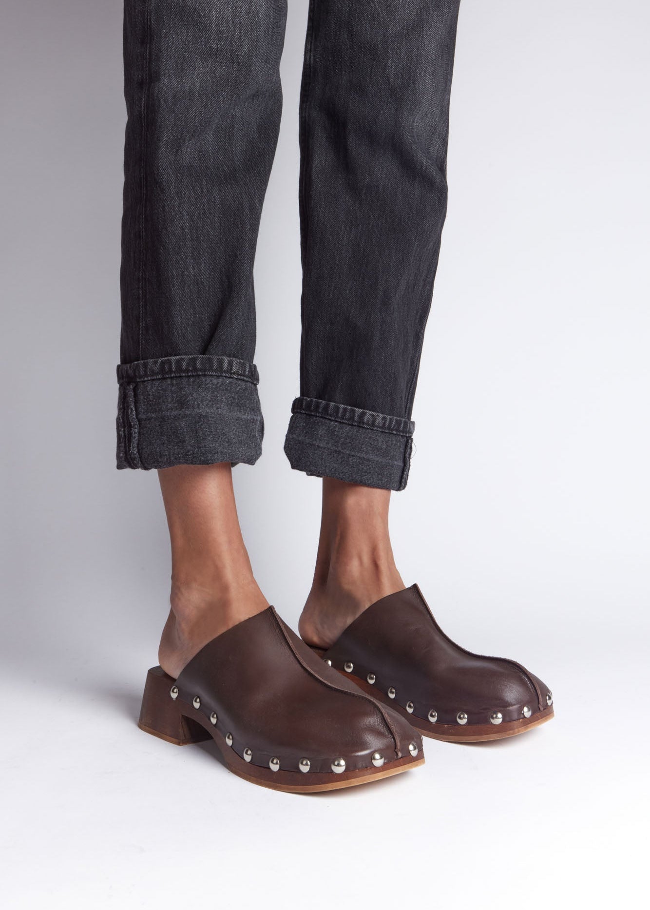 MIM Sandalia de tacón LEVI MARRON