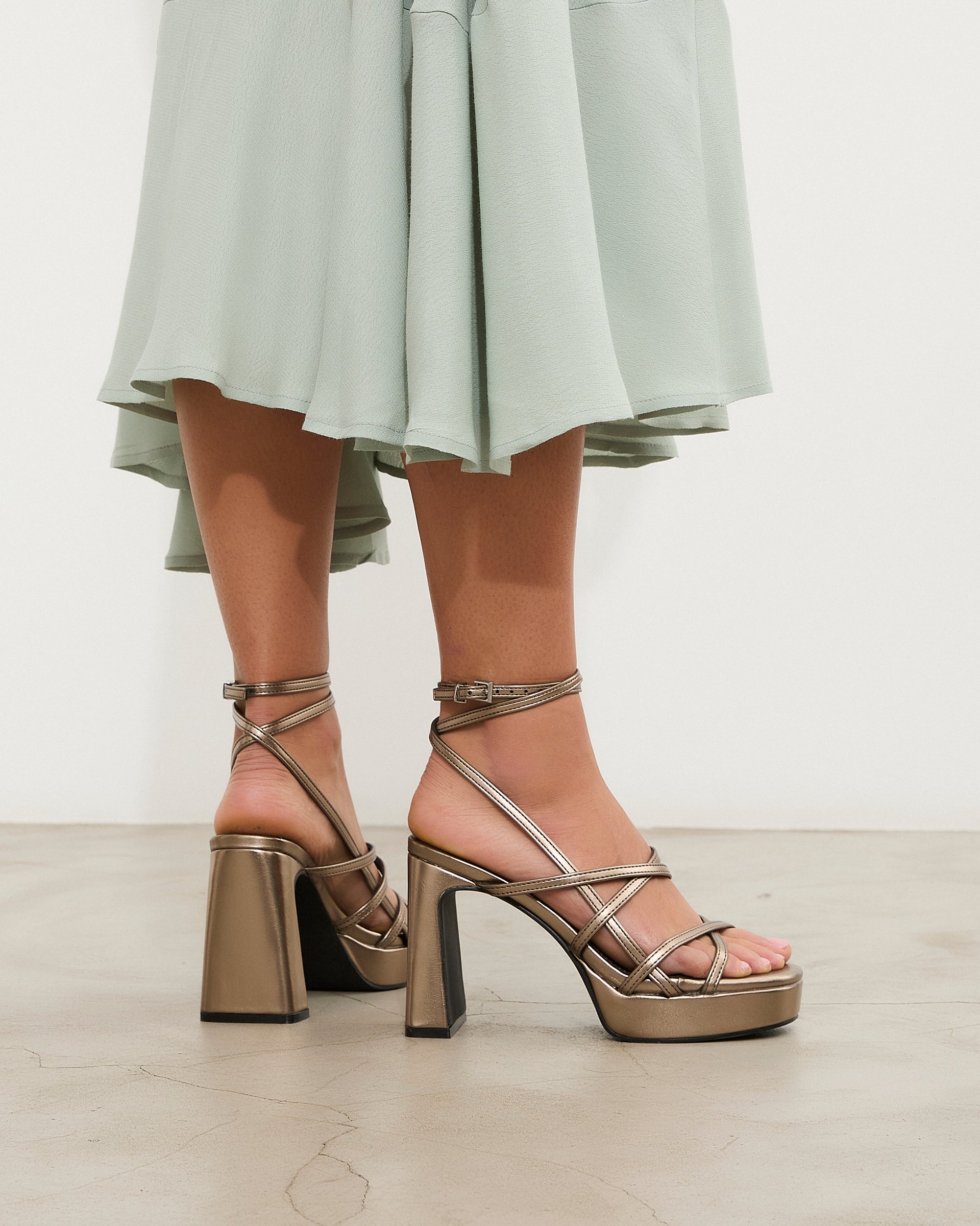 Mim shoes Sandalia de tacón NORI METALIZADO