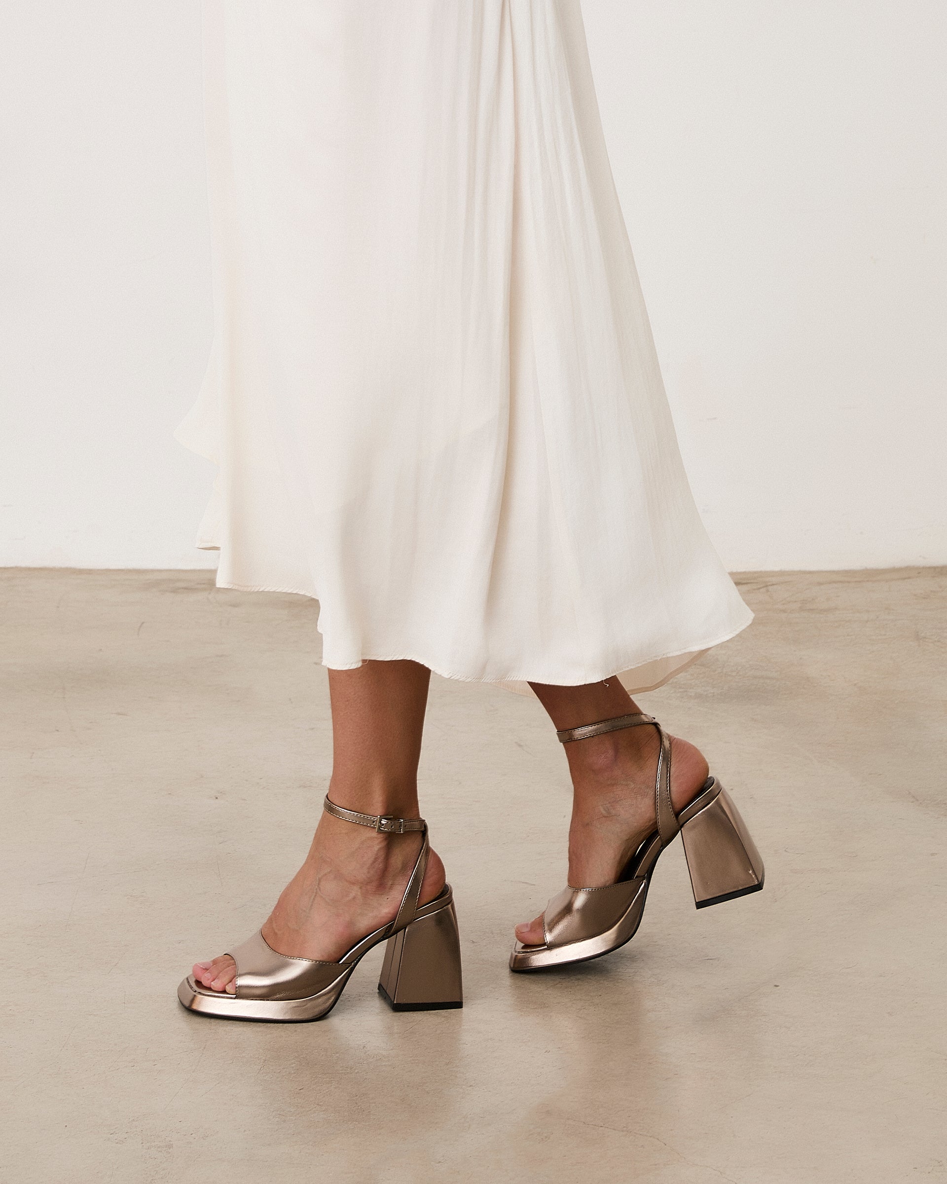 Mim shoes Sandalia de tacón SAIK METALIZADO