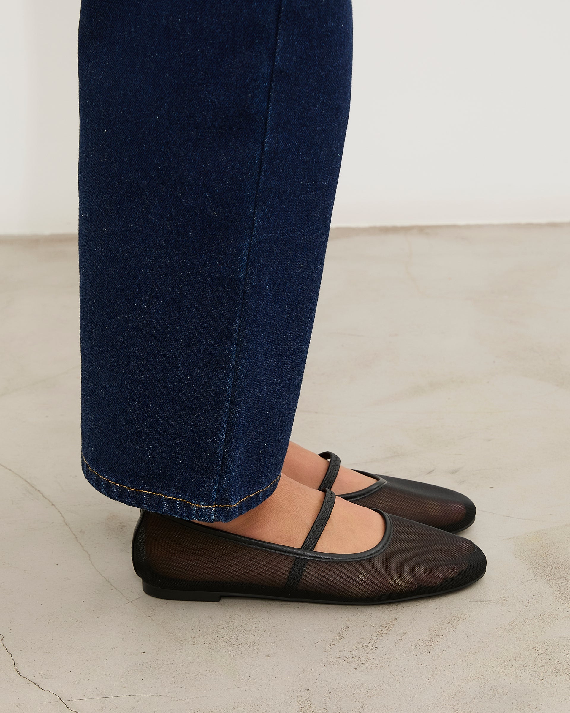 MIM Zapato cerrado Fler Negro