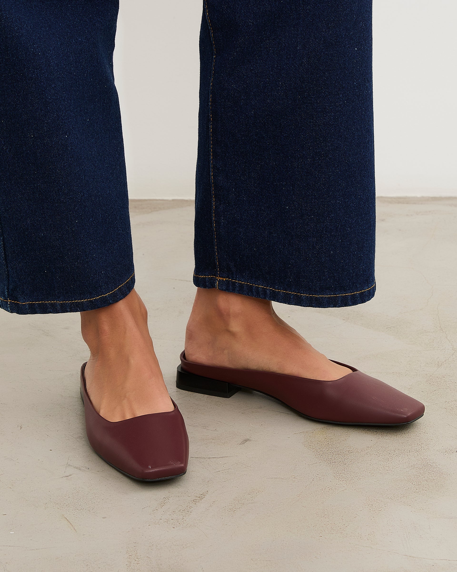 MIM Zapato cerrado Juliette Burdeos