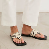 MIM Sandalia plana Horsie Print