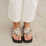 MIM Sandalia plana Horsie Print